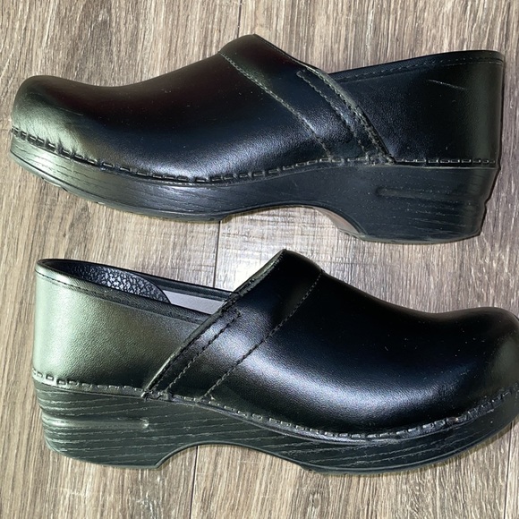 Dansko Clogs Size 41 / 10.5 - Picture 3 of 9